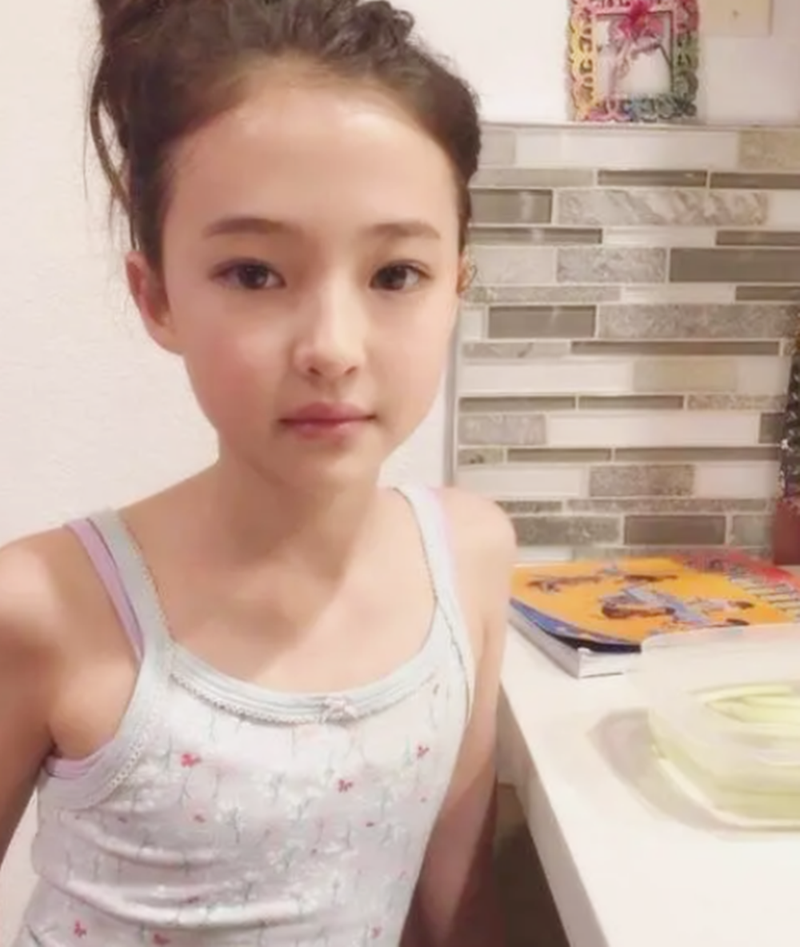 原创女孩子的胸部何时开始发育提前这个年龄发育家长别当好事