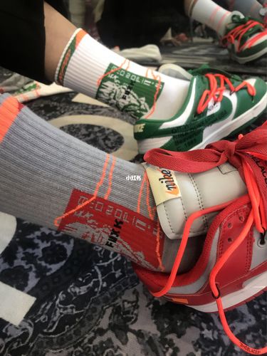 x nike dunk—潮鞋配袜穿搭分享_袜子_潮鞋_off white怎么样_耐克怎么