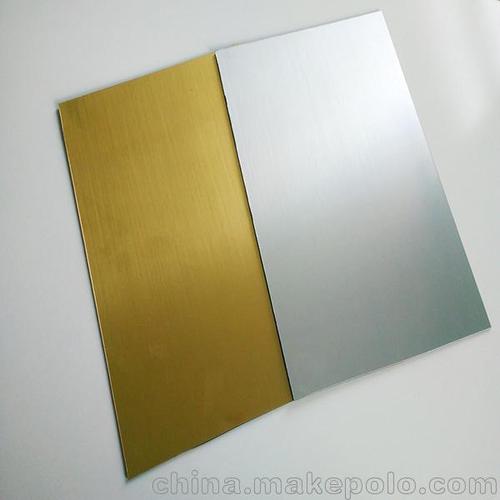 拉丝金双色板的厚度规格:600*1200mm 颜色:拉丝金,金色 产品产地