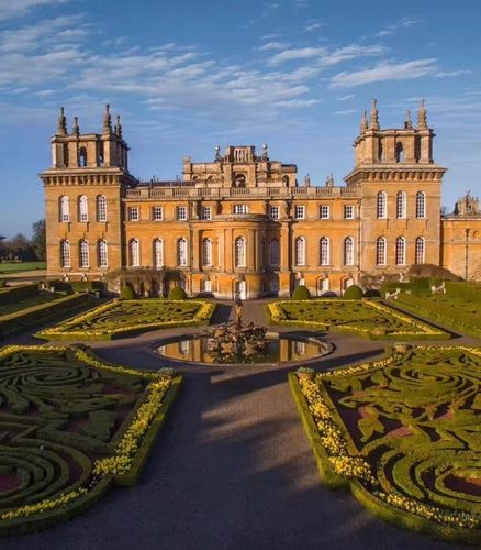  p>布莱海姆宫,是典型的英国宫殿建筑群,为 a href="#">丘吉尔 /a>