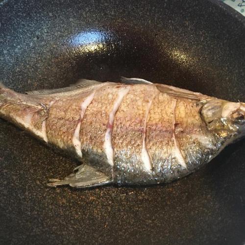 肉质细白鲜嫩的扁鱼,红烧一下特美味!