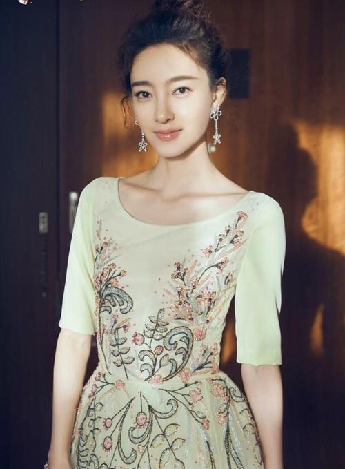 女演员王丽坤,告诉你什么叫气质