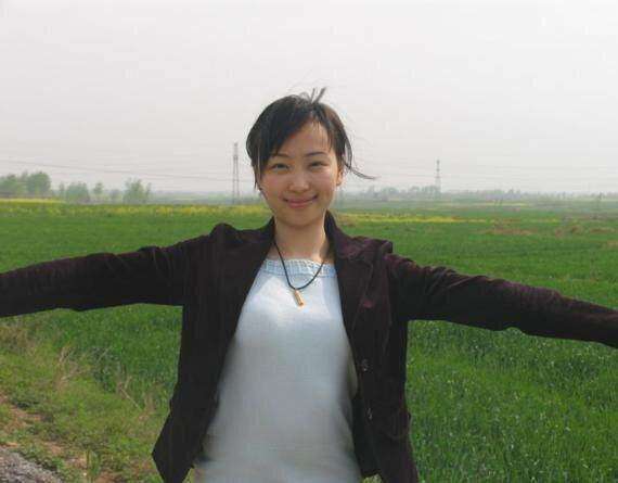 小气,农村姑娘更是被人认为是不会打扮,斤斤计较,但是现在农村慢慢地