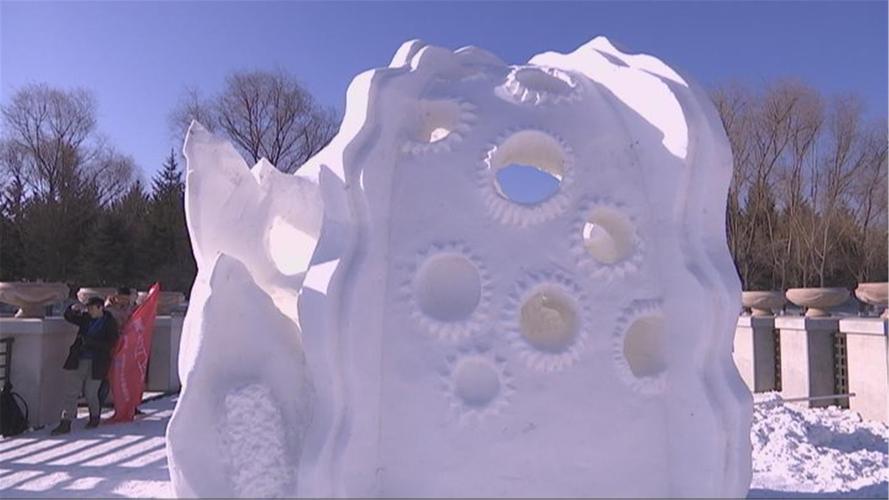 第四届中国长春大学生雪雕大赛:25件雪雕基本完成 选手邀您来欣赏