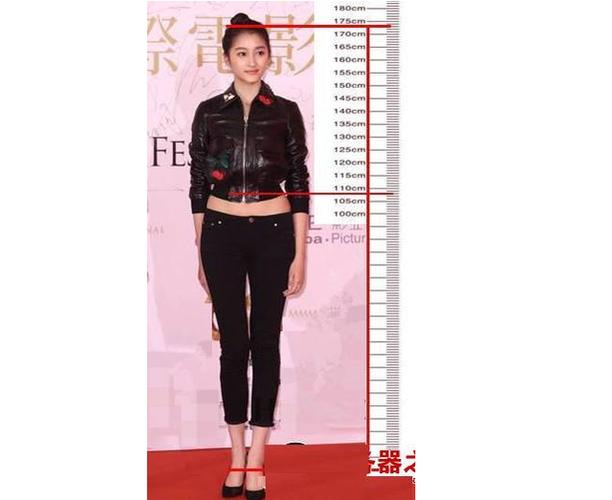 关晓彤身高遭质疑,与她合照会遭遇金秀贤式尴尬,鹿晗