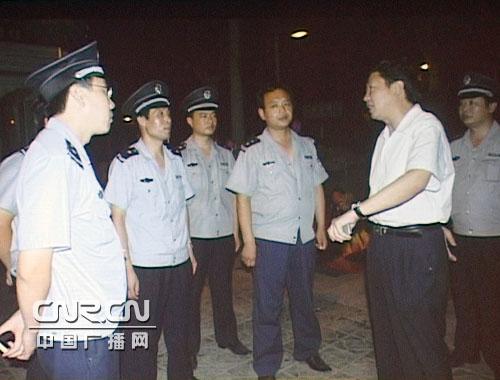 安阳市城管执法通过推行城市管理人性化,精细化的同时,大大提升了