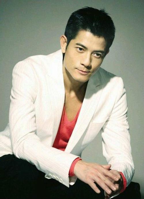 中文歌曲,由黄伟文填词,edward chan和charles lee二人作曲,郭富城