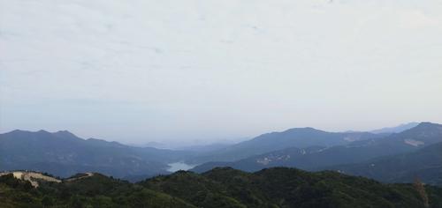 写美篇摩天石位于普宁云落镇以南至大南山一带山脉,主峰望天顶海拔