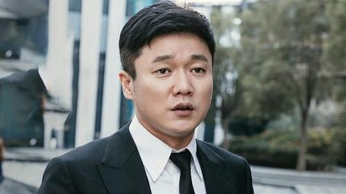 由他参演的电影虽然不是主演,但是总有一些大咖加持; 但是这部电影