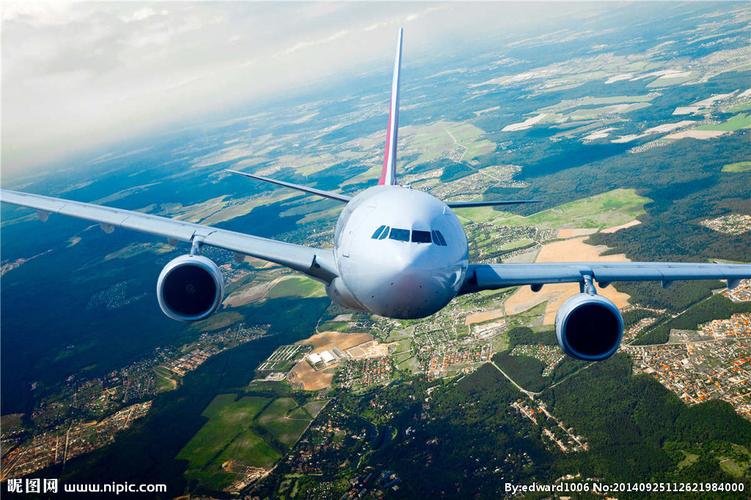 飞机 高空飞行图片