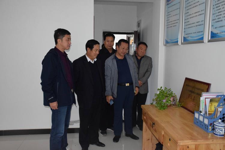 白龙江林业管理局党委常委副局长龚文鹏一行到洮河生态建设局专业森林