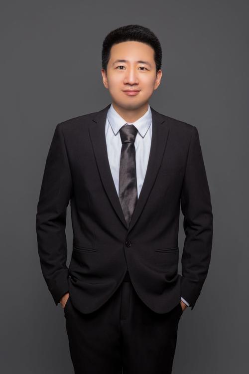 王巍-郑州大学商学院