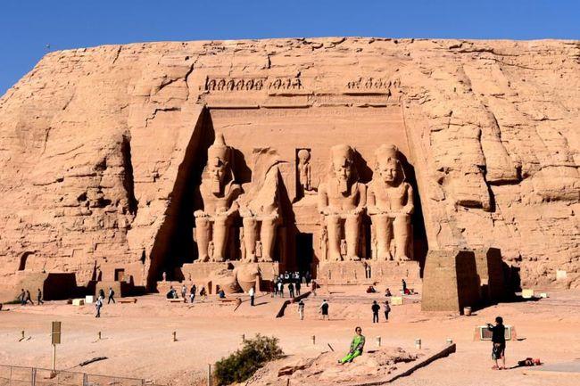 埃及法老拉美西斯二世神庙,距今3300多年了,它有个谜团无人能解