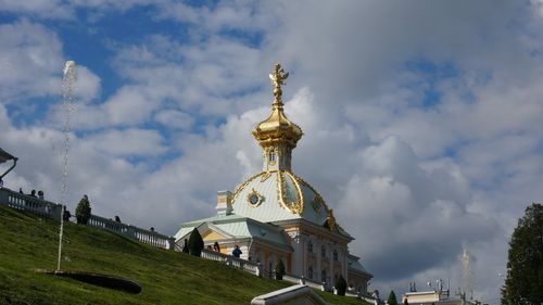 漫步在圣彼得堡夏宫花园