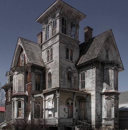 美国最恐怖的10大"鬼宅",住一晚活着出来,就能领到2万美元