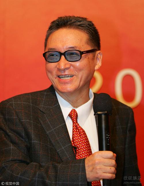 李敖来到八大处附近的北京亚洲电视城录制《鲁豫有约》节目