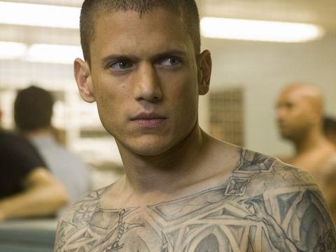 求,美剧越狱中男主角身上的纹身图稿和高清截图,要全.