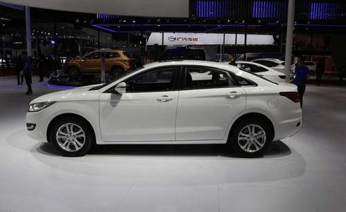 奔腾b50:一汽的王牌家轿,涡轮增压还是手自一体