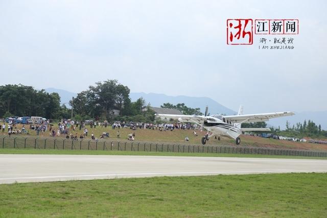 6月30日全国首个获批的a1类通用机场安吉天子湖通用机场通航首飞