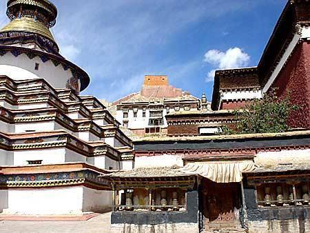 各派一江孜白居寺; 日喀则的扎什伦布寺;   江孜白居寺