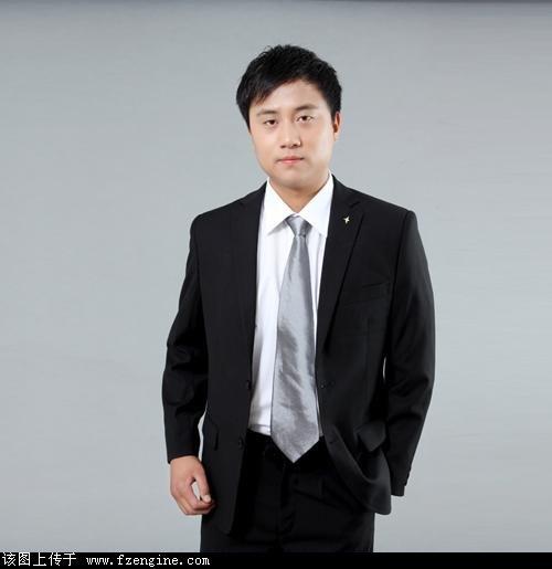 个性正装男生头像