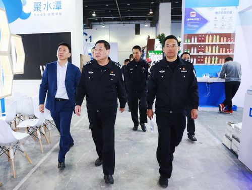 义乌市局陈涛政委带队检查"电商博览会"安全保卫工作