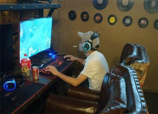 黄石警方开展"无烟上网"清查行动 有效整治网吧内违法违规"顽疾"