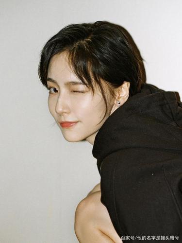 但是里面最火的不是爱情公寓的老住客了,而是我们的新人演员成果饰演