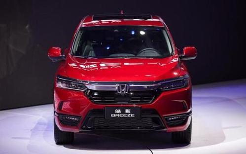 相比于原型车东风本田cr-v,广汽本田皓影主要针对整个前脸,侧裙,轮圈