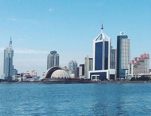 标志性建筑蓝天图