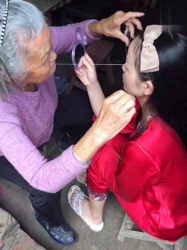 用线拔脸毛,即将失传的老手艺,你见过吗