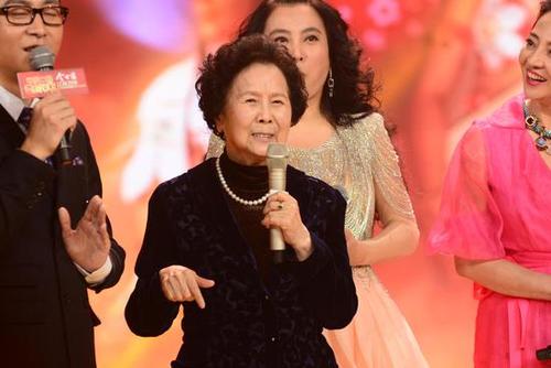 西游女神重聚江苏春晚导演杨洁意外现身曝内幕