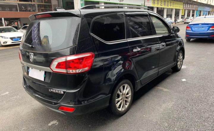 宝骏730 2014款 1.5l 手动豪华型 7座
