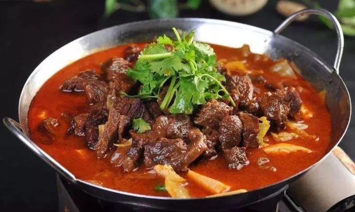 一锅暖心补身的玉林脆皮狗肉火锅,免费送烧鸡!