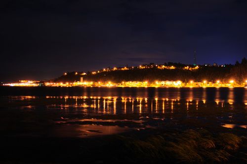 在大理洱海边挑战夜景,风太大!