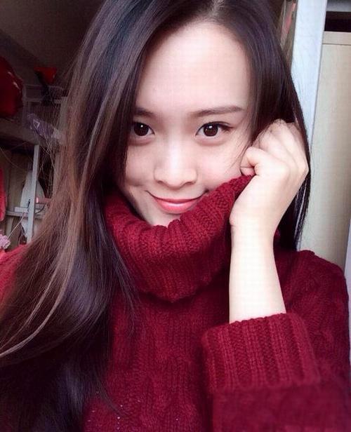 中央音乐学院校花潘杭苇 秀古典美(图)