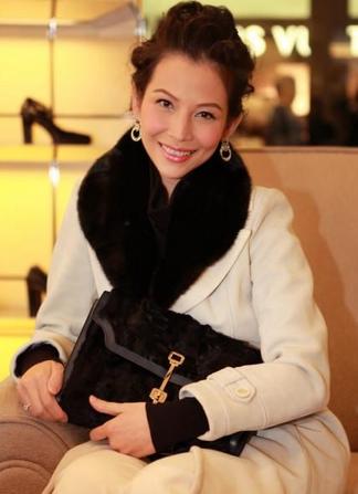 属牛的女明星蔡少芬