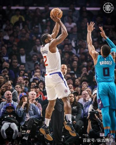 伦纳德后仰跳投