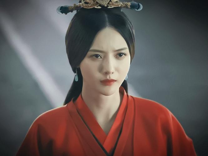 早在《三国机密》时期她便凭借红衣冷美人甄宓打响了古装女神称号