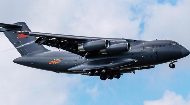 220吨的中国"胖妞":运20到底有多厉害?看完这些就明白