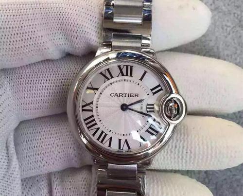 流光溢彩的卡地亚蓝气球手表成功抓住你的心了吗?