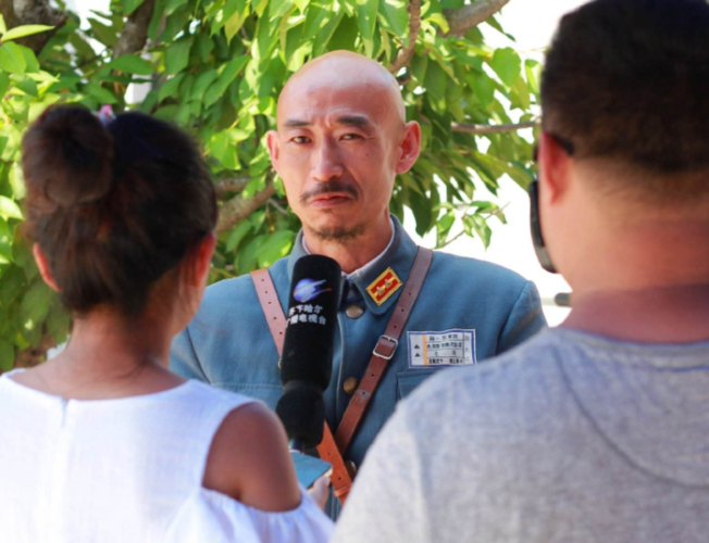 《亮剑》孙德胜秀恩爱,老婆颜值不输小花旦,人生大赢家!