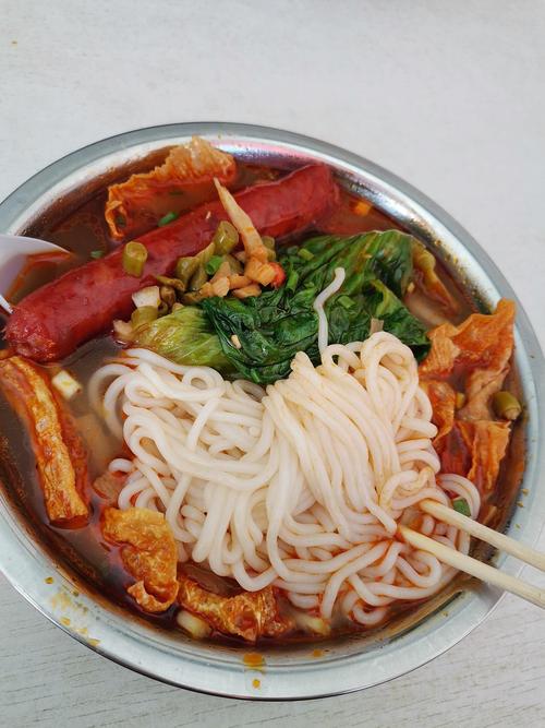 开吃7块二两螺蛳粉 3块腊肠