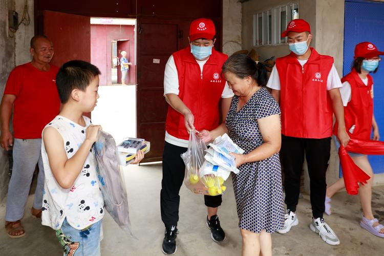 国际港务区长安号志愿服务队开展暑期关爱留守儿童活动