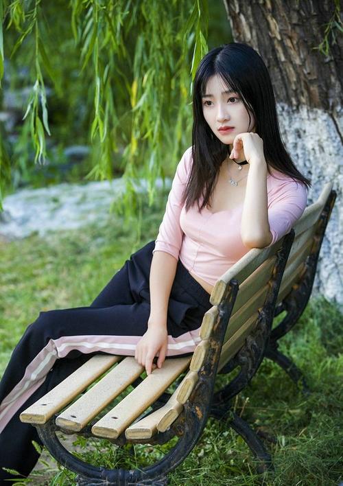 绝色清纯美女浪漫外拍清新动人(7)_小呆萌图库