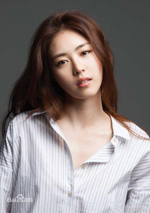 如何评价韩国女明星李允熹长相?(看图)?