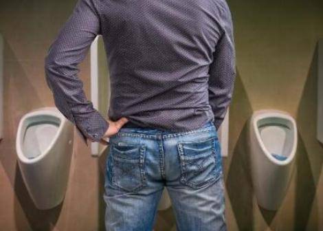 2,排尿刺痛 在随着前列腺炎等症状不断的加重下, 这个阶段可能就不单