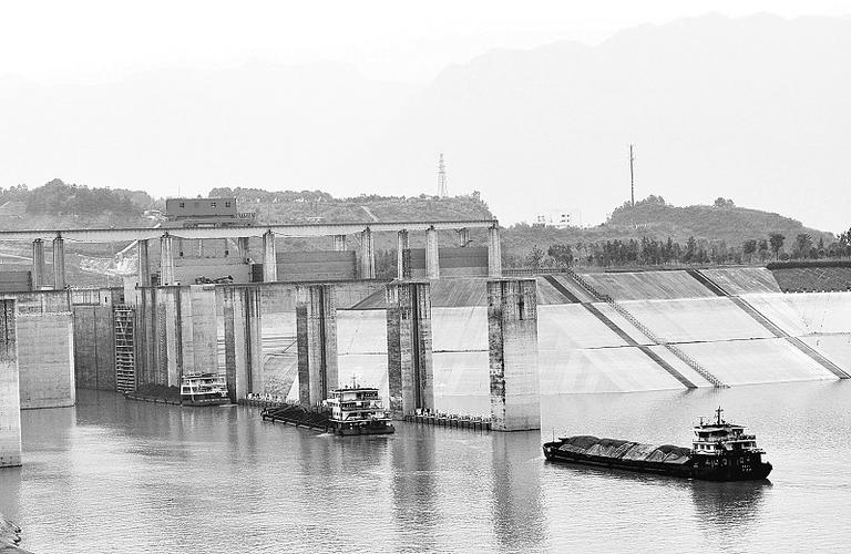 图文:三峡五级船闸