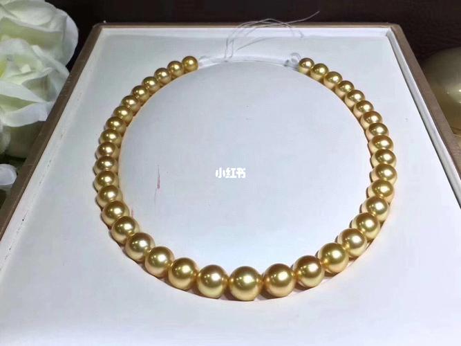24k金般闪耀的南洋金珠_项链_珠光_南洋金珠_时尚_配饰