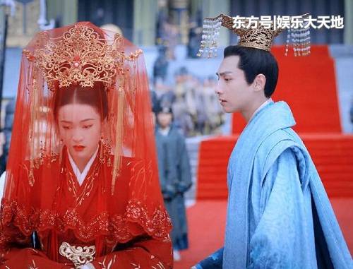 《白发》容乐为什么嫁给傅筹?这是容齐为保护挚爱精心